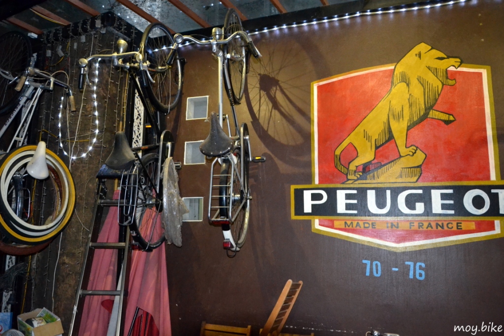 оформление интерьера вело-кафе в Ханое (Вьетнам)