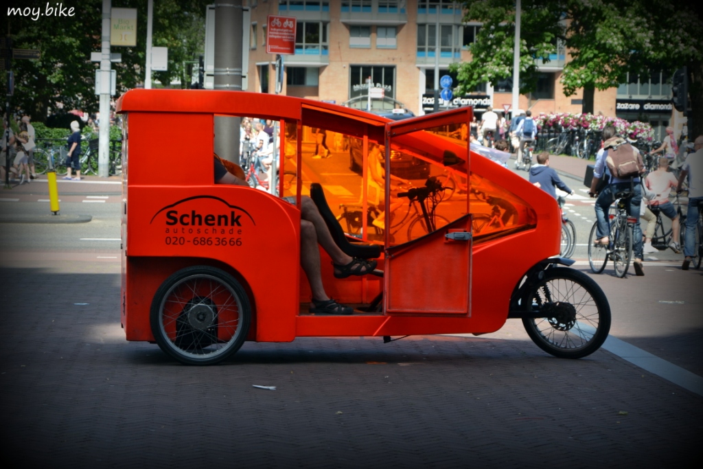 вело-рикша в Амстердаме ФОТО