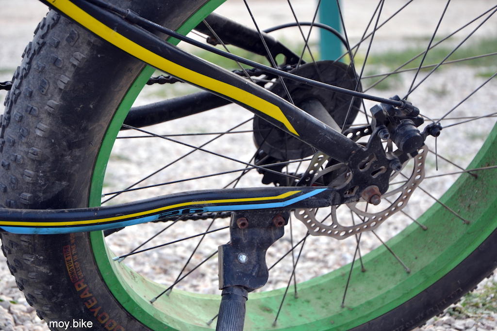 Fatbike - велосипед с широкими колесами фото