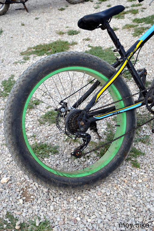 Fatbike - велосипед с широкими колесами фото