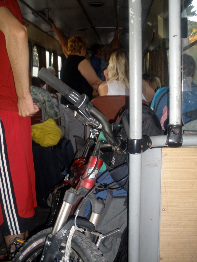 Велосипед в троллейбусе с Алушты